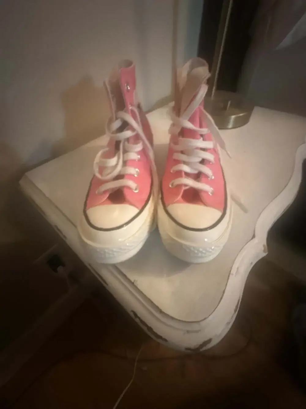 Converse - Picture 2 of 3